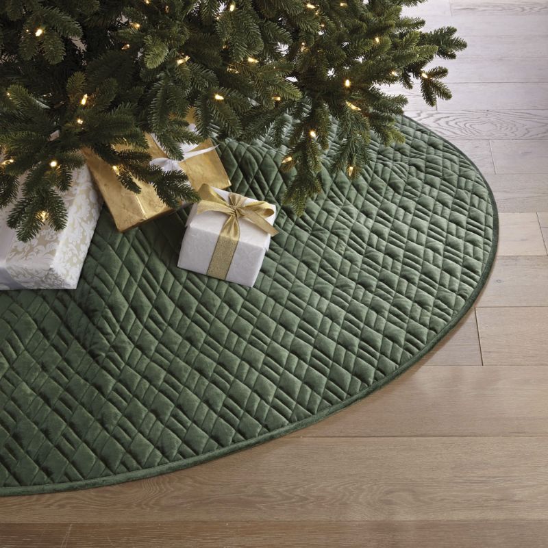 Frontgate Marquette Velvet Tree Skirt In Fern Green