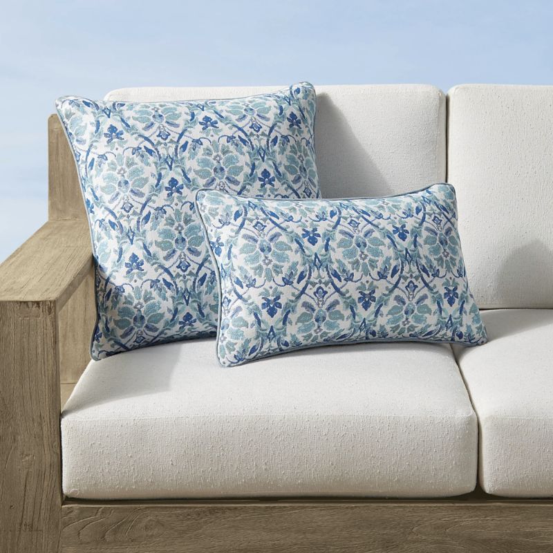 Frontgate Florencia Damask Indoor/outdoor Pillow In Florencia Damask Aruba 2