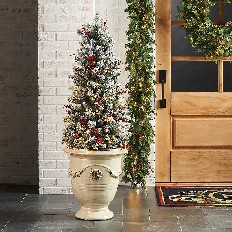 Red Berry Flocked Classic Tree