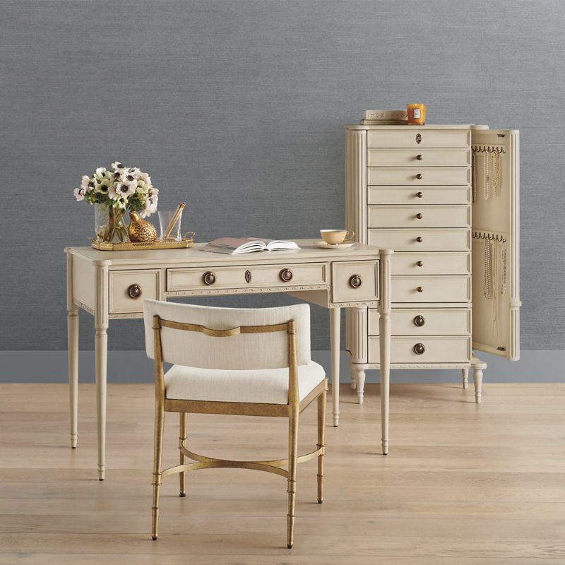 Etienne Dressing Room Set