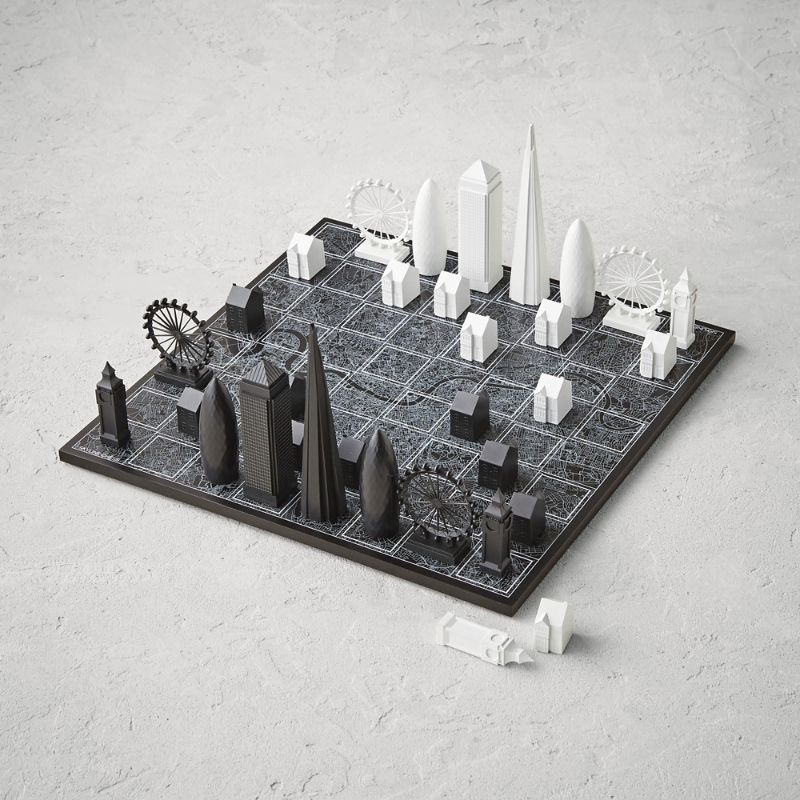 Frontgate Skyline Chess Acrylic/wood Map Edition