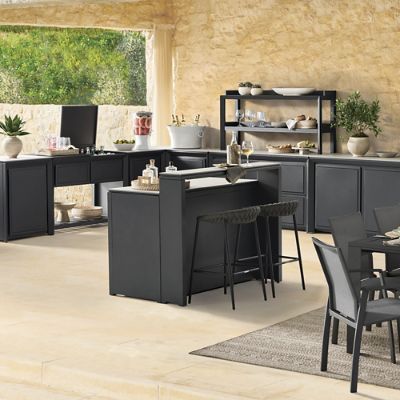 Newport Outdoor Kitchen in Matte Black Aluminum 