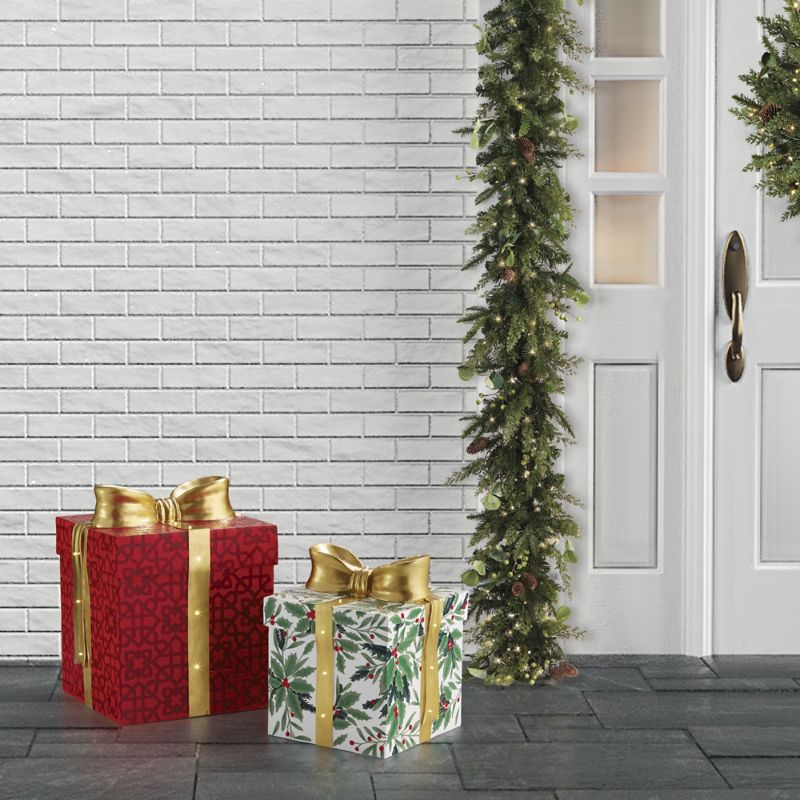 Frontgate Led Mistletoe & Holly Gift Boxes In Multi