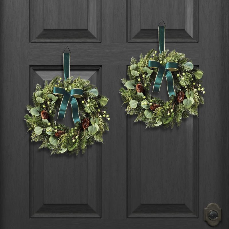Frontgate Set Of 2 Majestic Holiday Mini Wreaths In Green