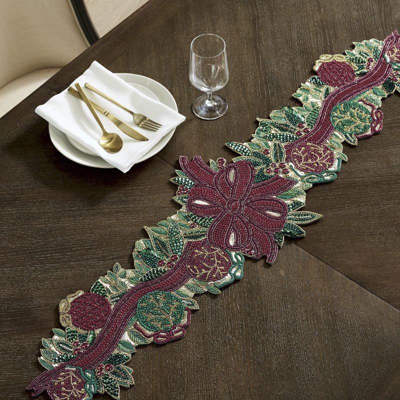 Frontgate Boughs Of Holly Table Runner