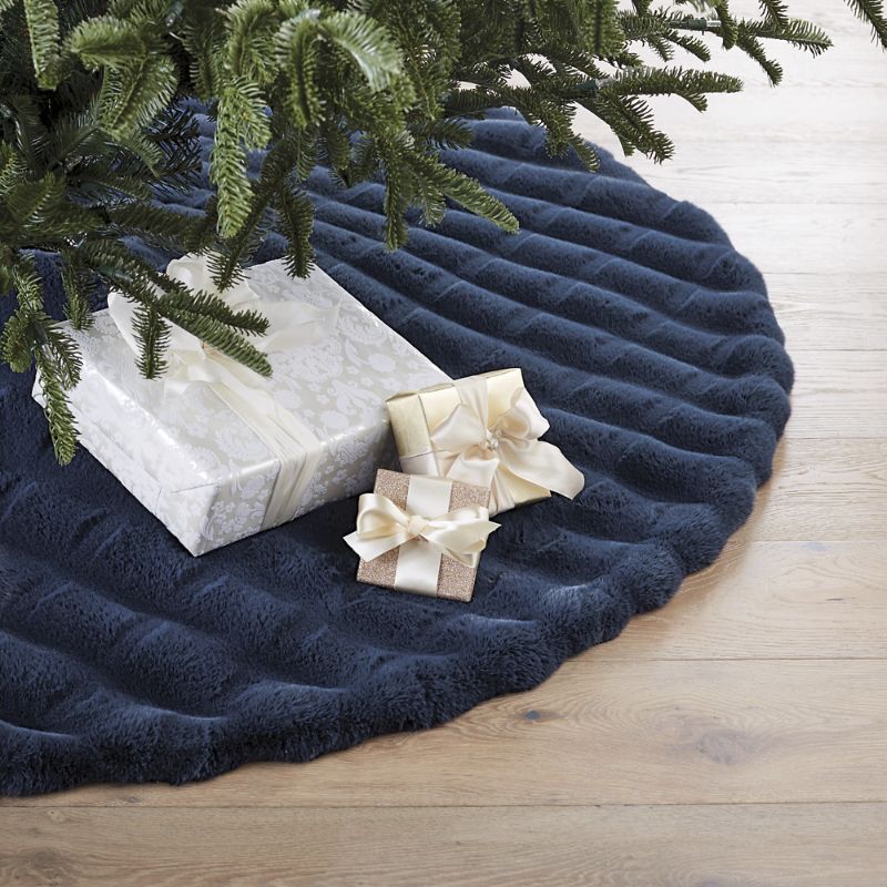 Frontgate Luxury Faux Fur Sculpted Tree Skirt In Blue