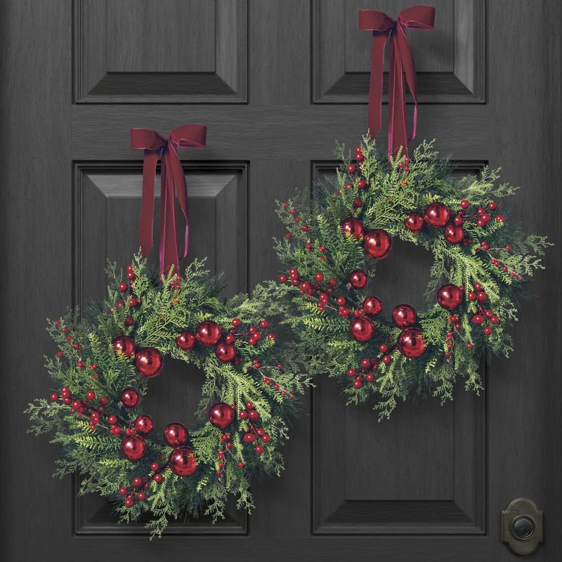 Frontgate Set Of 2 Radiant Rouge Mini Wreaths In Green