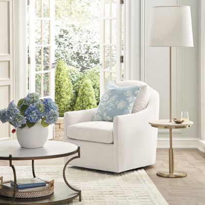 Rugs & Pillows | Frontgate